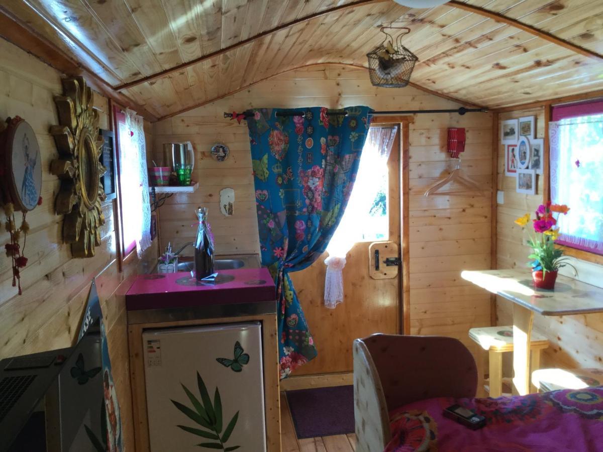 Chambres Et Roulotte De La Gentilhommiere Chazey-sur-Ain Luaran gambar